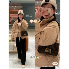     479-0000-0000 Iconic Baguette <br><hr> : 24x14x7cm # # # #𰡹 # #ڰ #ڼ #ڼ #м #мڵ #õڵ #뼦 #PNU09 <br><hr>ֹ忡 ,  ޸ ּ^^ <br>(ī LUX)